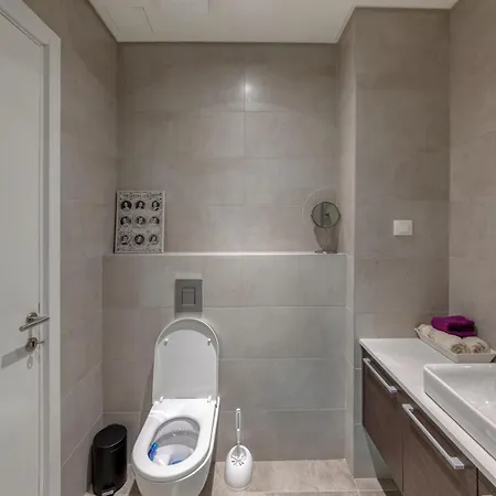 Queen Waterfront Belgrád