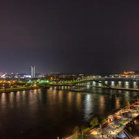 Queen Waterfront Appartement *