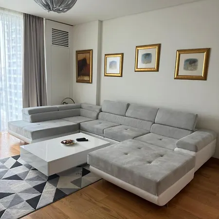 Queen Waterfront * Belgrade