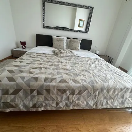 Queen Waterfront Appartement